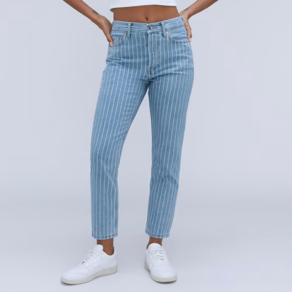 American Eagle ‘mom jean’